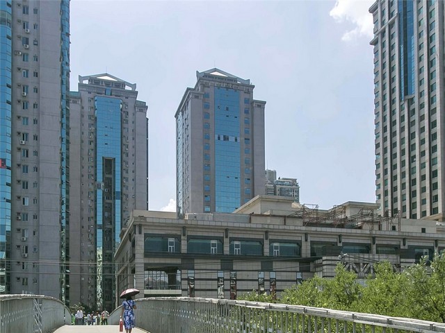 专业衣柜定制厂家电话